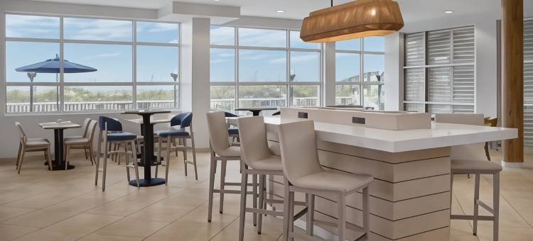 杰克逊维尔海滩海滨万怡酒店(Courtyard Jacksonville Beach Oceanfront)图片