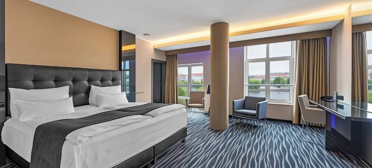 跳舞的房子(Dancing House - Tančící dům Hotel)图片