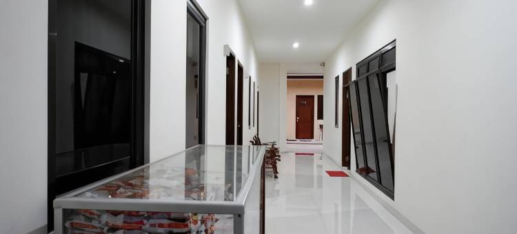 红多兹酒店-近普禾加多生活广场(RedDoorz Near Living Plaza Purwokerto)图片
