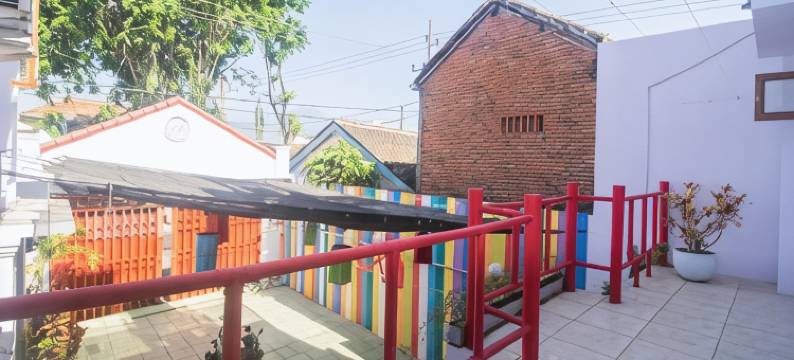 红多兹酒店-近布姆海滩(RedDoorz Near Pantai Boom)图片