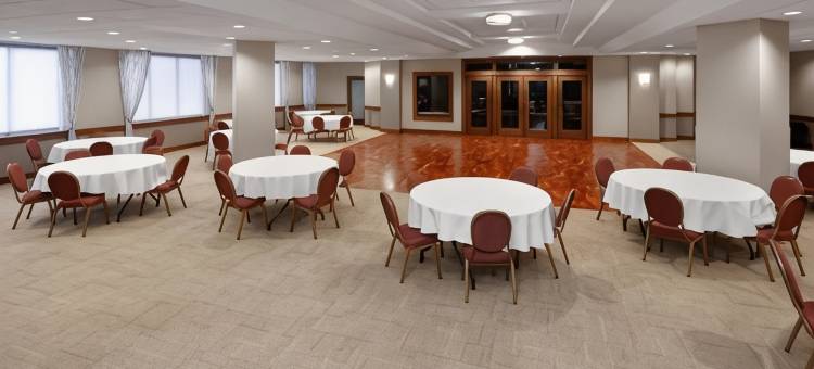 温德姆华美达酒店-密尔沃基(Ramada by Wyndham Milwaukee)图片