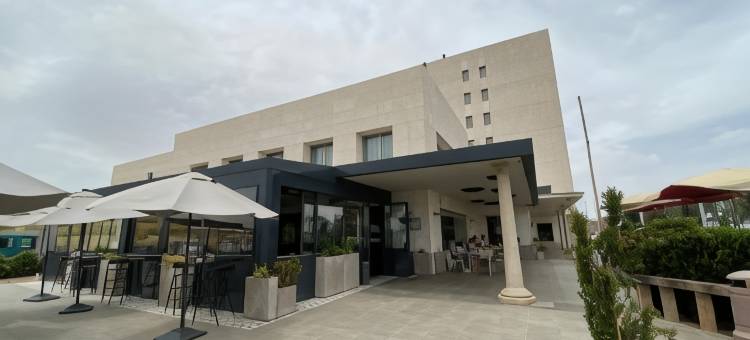 塞尔科蒂尔夸特罗波斯特斯酒店(Hotel Sercotel Cuatro Postes)图片