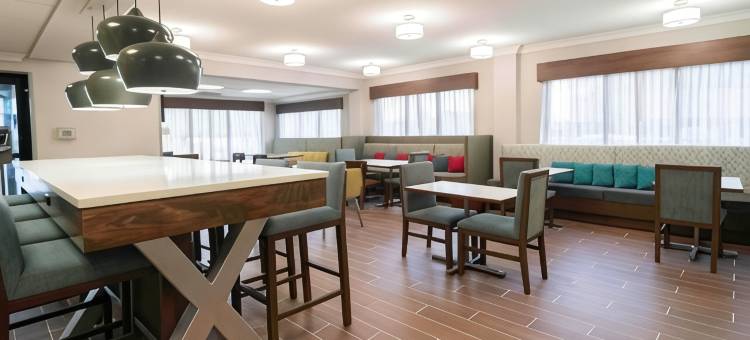 圣路易斯 - 西港欢朋酒店(Hampton Inn St. Louis/Westport)图片