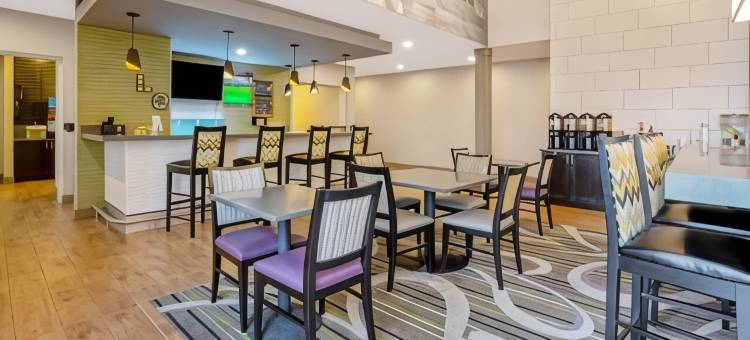 汤华特奥林匹亚拉昆塔温德姆套房酒店(La Quinta Inn & Suites by Wyndham Tumwater - Olympia)图片