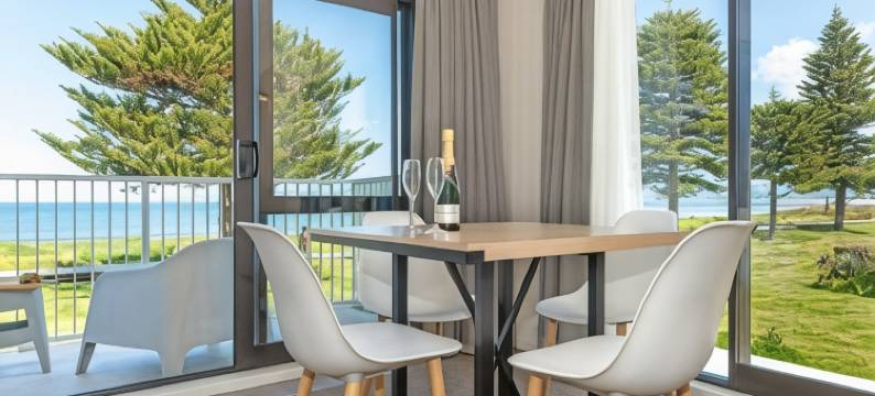 花落金沙海滨汽车旅馆(Whispering Sands Beachfront Motel)图片