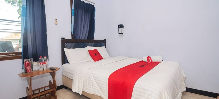 红多兹酒店-近布姆海滩(RedDoorz Near Pantai Boom)图片