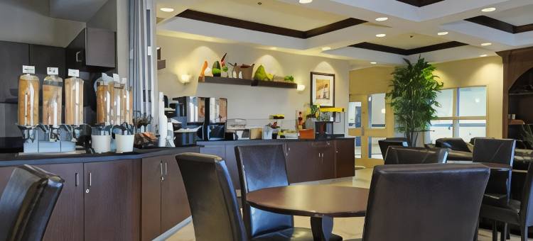 韦本温德姆华美达酒店(Ramada by Wyndham Weyburn)图片