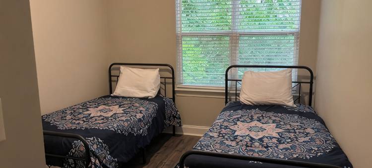 距海滩15分钟的温馨3卧室2个全卫度假屋(Charming 3-bedroom 2 full bath 15 mins from beach)图片