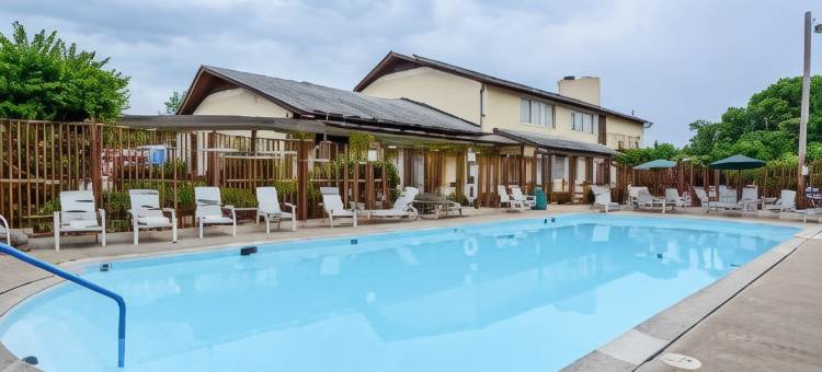 弗兰特罗亚尔谢南多厄国家公园美吟酒店(Baymont by Wyndham Front Royal Near Shenandoah National Park)图片