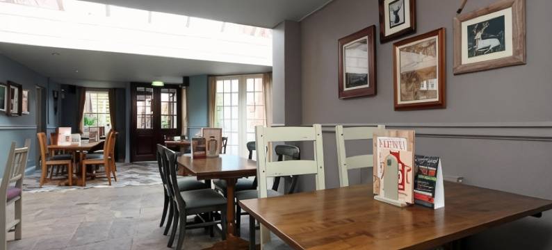 原白鹿 - 令伍特马斯顿旅馆(Original White Hart, Ringwood by Marston's Inns)图片