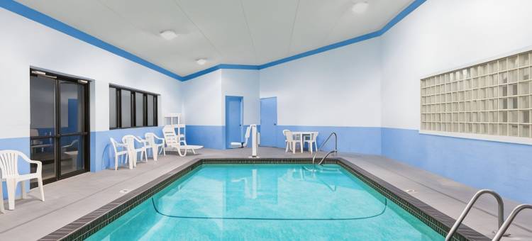 德梅因机场戴斯套房酒店(Days Inn & Suites by Wyndham des Moines Airport)图片
