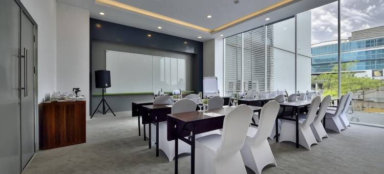 北干巴鲁苏迪曼维兹酒店(Whiz Prime Hotel Sudirman Pekanbaru)图片