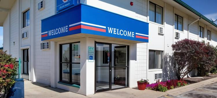 诺尔玛- 布卢明顿地区6号汽车旅馆(Motel 6 Normal, IL - Bloomington Area)图片