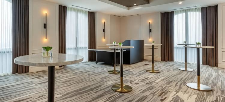 休斯顿市中心会议中心坎布里亚酒店(Cambria Hotel Houston Downtown Convention Center)图片