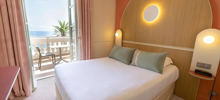 布鲁斯巴尔莫勒尔蓝色假日酒店酒店(Hôtel Vacances Bleues Balmoral)图片