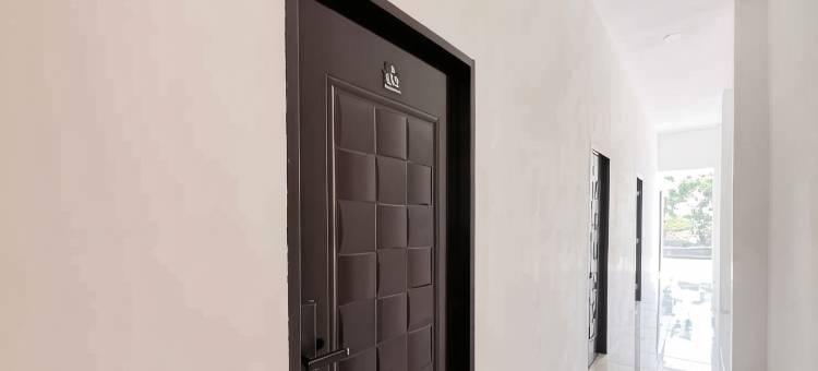 RedDoorz near Alun Alun Tanjunganom Nganjuk 2图片