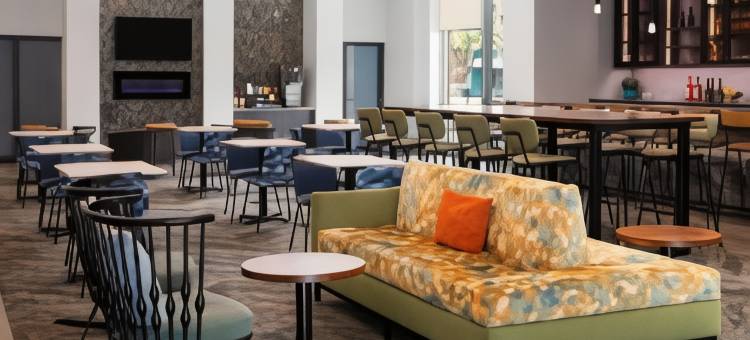 查塔努加市中心/南部拉昆塔温德姆酒店及套房(La Quinta Inn & Suites by Wyndham Chattanooga Downtown/South)图片