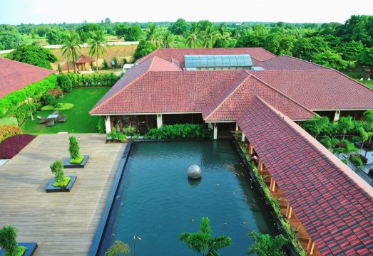 Madhubhan Resort & Spa Hotel Overview