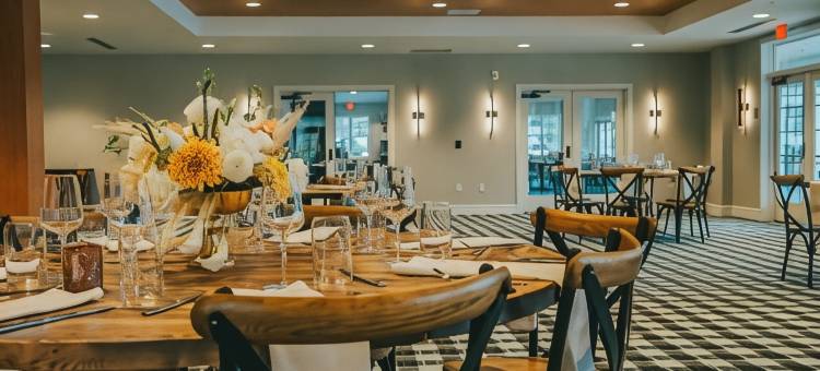 萨拉纳克湖voco酒店-湖滨-由洲际酒店集团管理(voco SARANAC LAKE NY - WATERFRONT by IHG)图片