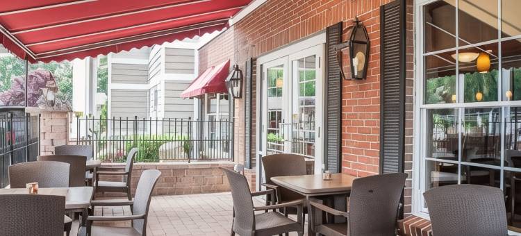 舒适套房酒店(Comfort Inn & Suites Sturbridge-Brimfield)图片