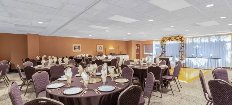 得梅因机场美吟酒店(Baymont by Wyndham des Moines Airport)图片
