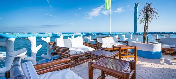 蓝珊瑚海滩度假酒店(Blue Corals Beach Resort)图片