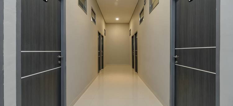 红多兹伊斯兰酒店-巨港西蒂法蒂玛RSUD(RedDoorz Syariah Near Rsud Siti Fatimah Palembang)图片