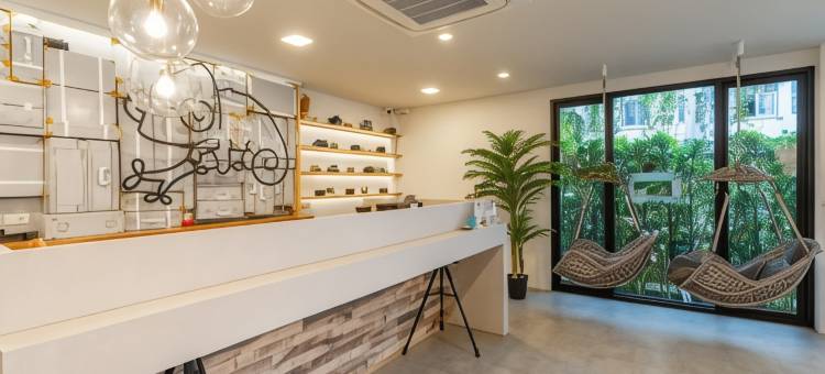 查蒙床和咖啡厅酒店(Chamemon Bed Phuket Town)图片