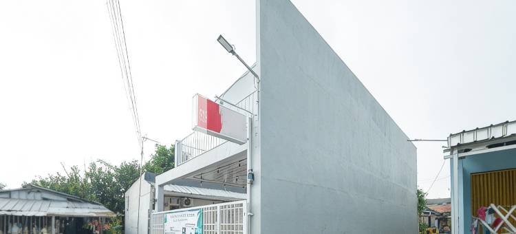 阿提克民宿伊斯兰教米特拉红门(Atiq Homestay Syariah Mitra RedDoorz)图片