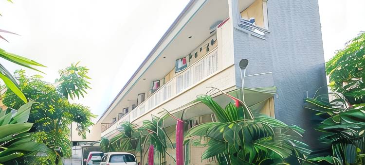 红多兹酒店-近诗都阿佐太阳城购物中心(RedDoorz Syariah Near Suncity Mall Sidoarjo)图片