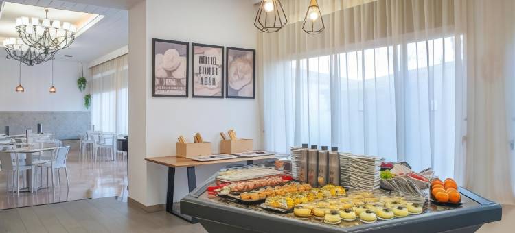 圣罗莎略雷特皮埃尔度假酒店(Hotel Lloret Santa Rosa by Pierre & Vacances)图片