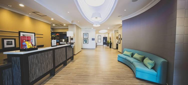 希尔顿欢朋酒店及套房博尔顿(Hampton Inn & Suites by Hilton Bolton)图片