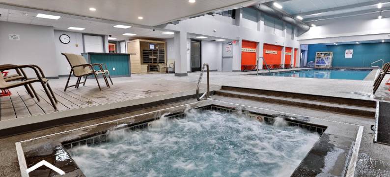 Heated Indoor Pool and Cozy Living Space - Exquisite Mountain Retreat图片