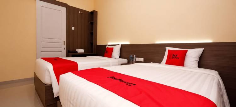 红多兹Plus伊斯兰酒店-近三宝垄百丽宫商场(RedDoorz Plus Near Paragon Mall Semarang)图片