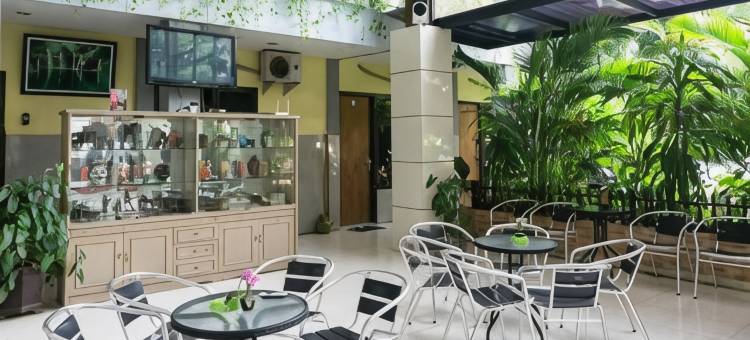 红多兹酒店@泗水苏梅内普酒店(RedDoorz @ Hotel Surabaya Sumenep)图片