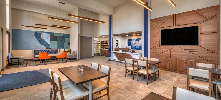 Holiday Inn Express 温尼马卡(Holiday Inn Express WINNEMUCCA by IHG)图片