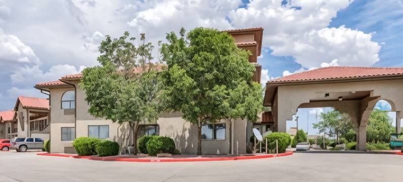 盖洛普 I-40 出口 20 号凯艺套房酒店(Quality Inn & Suites Gallup I-40 Exit 20)图片