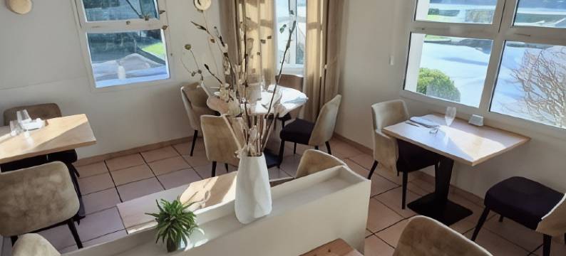 瓦讷-泰克斯布里特酒店(Brit Hotel Vannes - Theix Golfe du Morbihan)图片