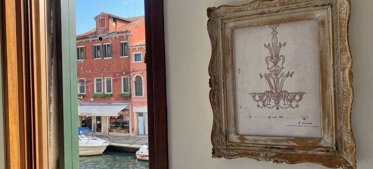 Vetrai House - Overlook Canal in Murano - Venice图片
