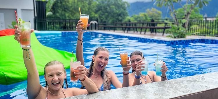 疯狂猴子万荣(Mad Monkey  Vang Vieng)图片