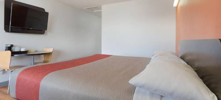 卑诗省纳尔逊堡 6 号汽车旅馆(Motel 6 Fort Nelson, BC)图片