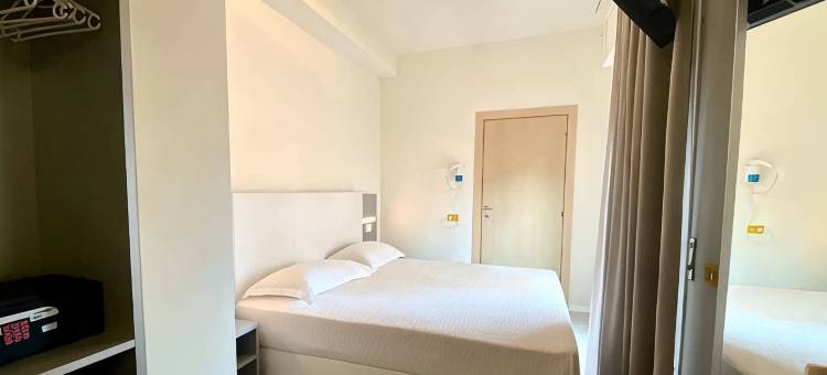 阿隆里米尼酒店(Hotel Aron Rimini)图片