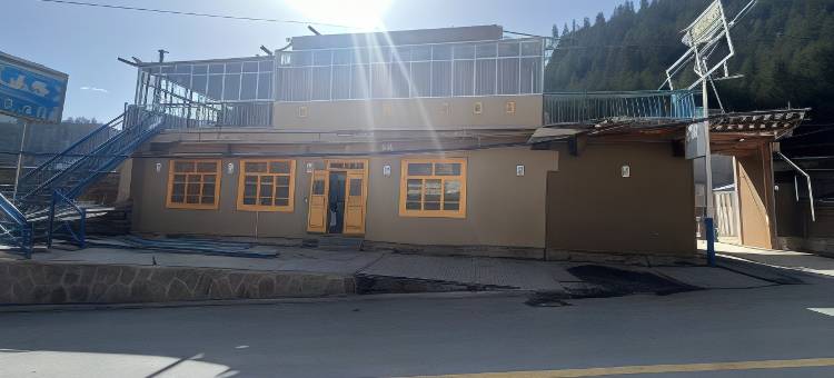 洛克之路藏寨山居民宿图片