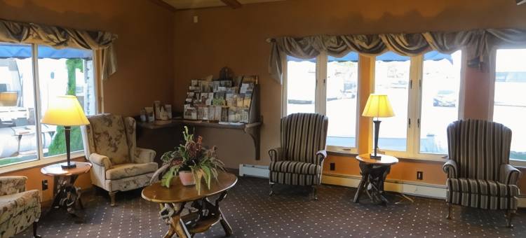 麦基诺市水滨华美达酒店(Ramada by Wyndham Mackinaw City Waterfront)图片