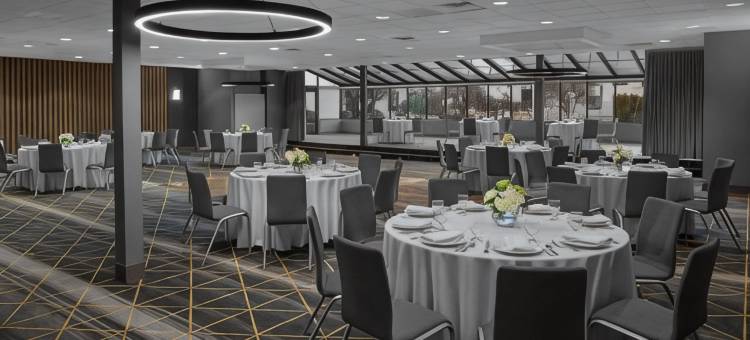 Holiday Inn 哈斯布鲁克阁，梅多兰兹(Holiday Inn Hasbrouck Heights-Meadowlands)图片