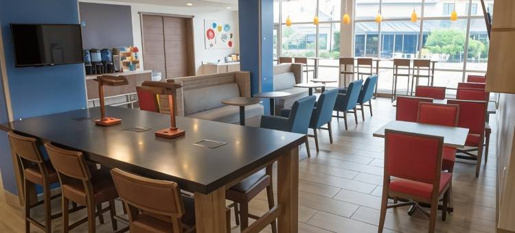 华沙东中心智选假日套房酒店(Holiday Inn Express & Suites Warsaw)图片