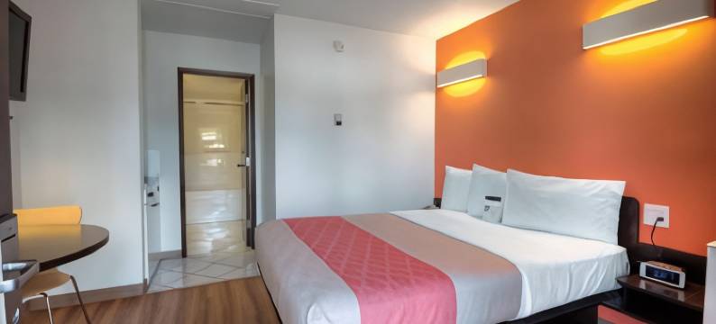 卑诗省纳尔逊堡 6 号汽车旅馆(Motel 6 Fort Nelson, BC)图片