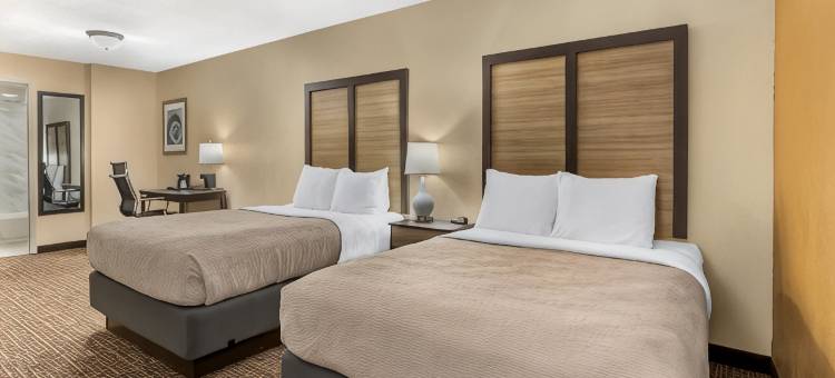 品质酒店及套房春湖 - 费耶特维尔近自由堡(Quality Inn & Suites Spring Lake - Fayetteville Near Fort Liberty)图片
