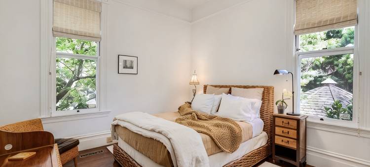 斯托达德之家 ~ 步行可达纳帕市中心度假屋(Stoddard House ~ Walk to Downtown Napa)图片