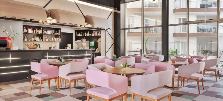 库萨达斯华美达温德姆酒店及套房(Ramada Hotel & Suites by Wyndham Kusadasi)图片